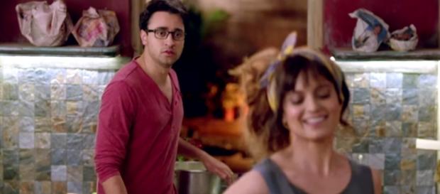 Kangana Ranaut and Imran Khan in 'Katti Batti' Kangana Ranaut and Imran Khan in 'Katti Batti'