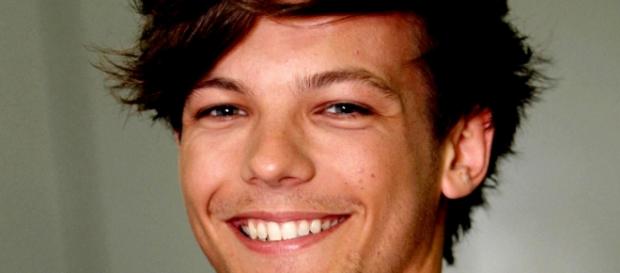 Louis Tomlinson garantiu o regresso em palco. Louis Tomlinson garantiu o regresso em palco.