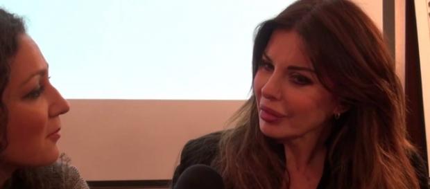 Alba Parietti racconta attrazione per Padre Georg Alba Parietti racconta attrazione per Padre Georg