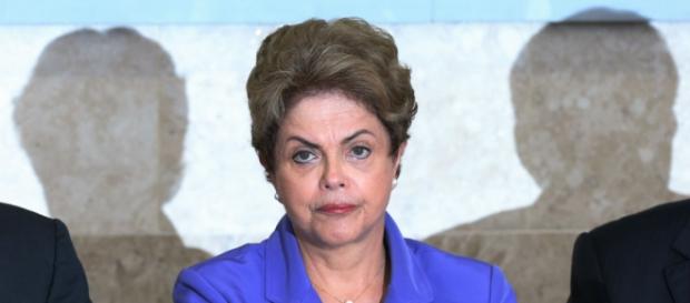 Dilma cortará para poder salvar o Braisil Dilma cortará para poder salvar o Braisil