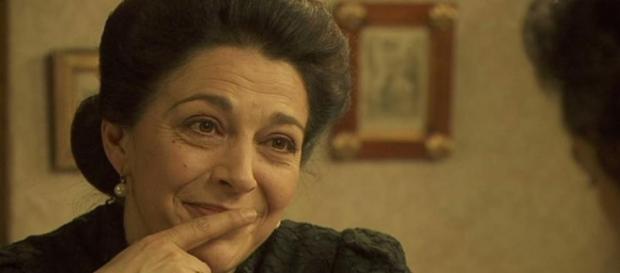 Donna Francisca ascolta le parole di Maria Donna Francisca ascolta le parole di Maria