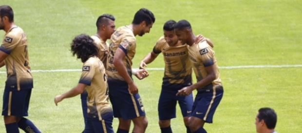 Pumas es líder y anotó el gol 3 mil en Primera Pumas es líder y anotó el gol 3 mil en Primera