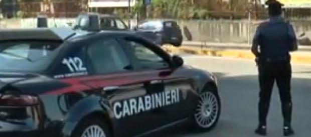 Carabinieri impegnati in un controllo Carabinieri impegnati in un controllo