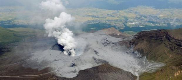 Monte Aso es el volcán activo más grande de Japón Monte Aso es el volcán activo más grande de Japón
