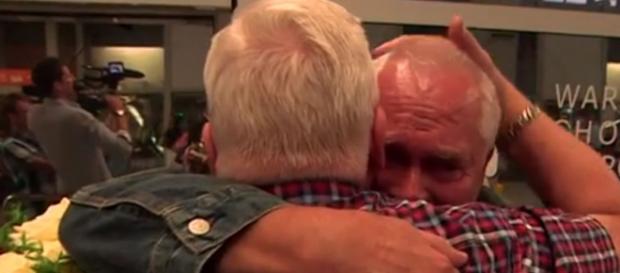 O momento emocionante do reencontro O momento emocionante do reencontro