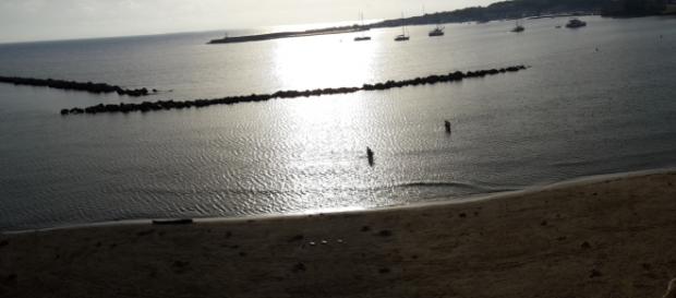 Il mare di Otranto, baciato dal sole. Il mare di Otranto, baciato dal sole.