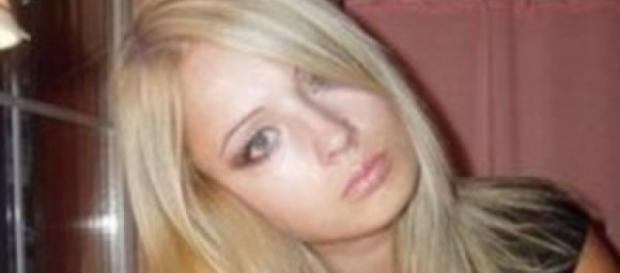S-au despărțit din cauza blondei de pe Facebook S-au despărțit din cauza blondei de pe Facebook