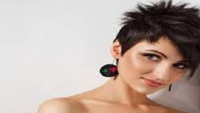 Nuovi tagli di capelli 2016: chiome corte