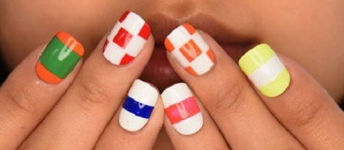 Nail art: geometrie di tendenza.