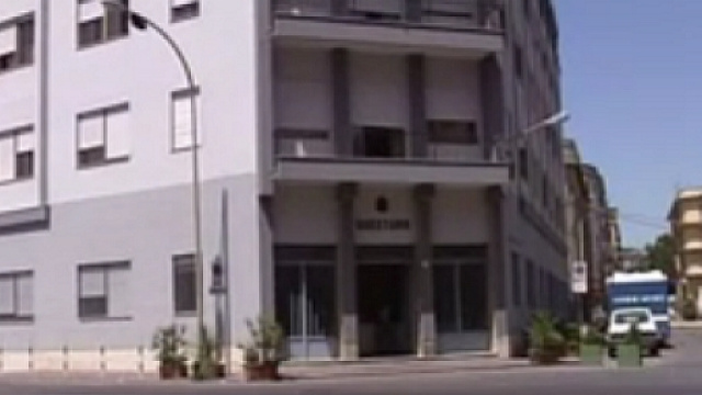 Caltanissetta, i due catanesi condotti in Questura