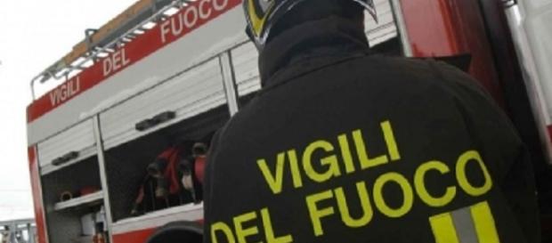 Calabria, studentessa tenta il suicidio a scuola. Calabria, studentessa tenta il suicidio a scuola.