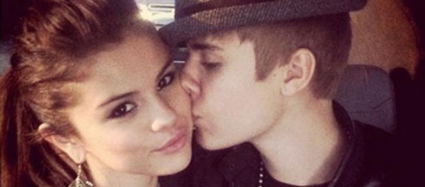 O casal separou-se no ano passado. O casal separou-se no ano passado.