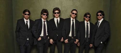 Posando como los personajes de Reservoir Dogs