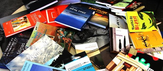 Canais de literatura no youtube criada por jovens Canais de literatura no youtube criada por jovens