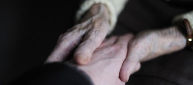 O gesto da criança fez a avó ganhar vida. O gesto da criança fez a avó ganhar vida.