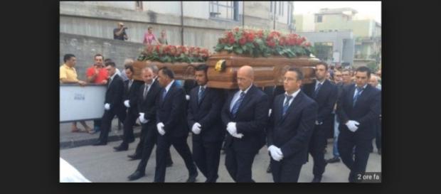 Palagonia:funerale dei coniugi catanesi Palagonia:funerale dei coniugi catanesi