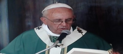 Il papa celebra la messa in Plaza de la Revolucion
