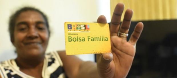 Bolsa Família esta sendo cortado pelo governo Bolsa Família esta sendo cortado pelo governo