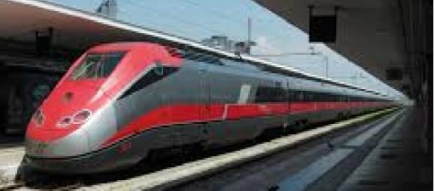 Il treno Frecciarossa arriva fino a Bari. Il treno Frecciarossa arriva fino a Bari.
