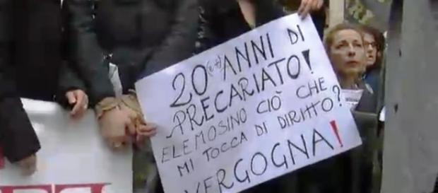 Scuola, la protesta della II fascia delle GI. Scuola, la protesta della II fascia delle GI.