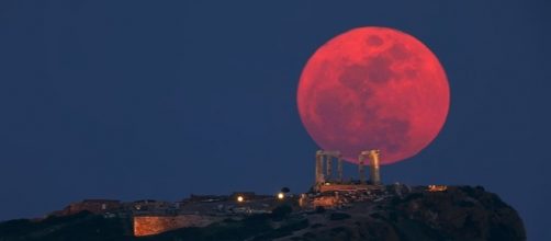 Superluna di sangue ed eclissi totale