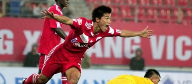 Celebración de un gol de Zhang Linpeng Celebración de un gol de Zhang Linpeng
