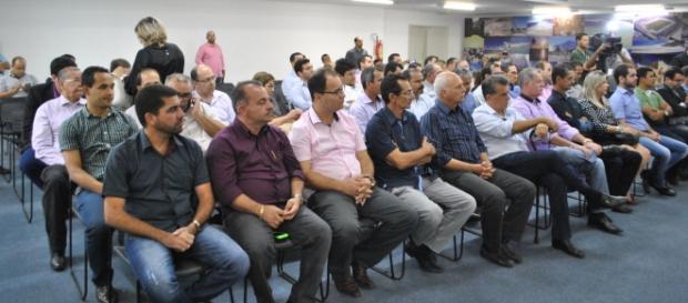 Prefeitos querem fatia da CPMF Prefeitos querem fatia da CPMF