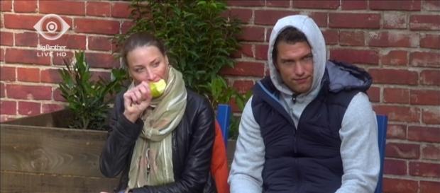 Kevin allein auf'm Stuhl. Er kann nicht mehr! Kevin allein auf'm Stuhl. Er kann nicht mehr!