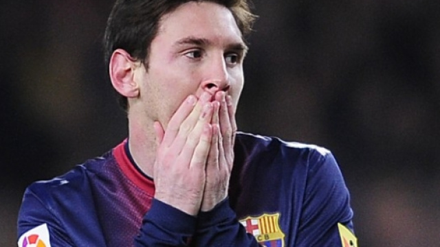 Messi deluso con maglia del Barcellona