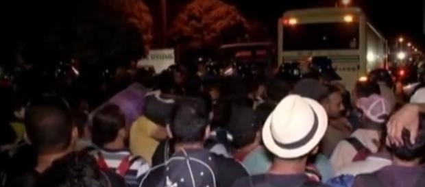 Croacia cierra su frontera con Serbia Croacia cierra su frontera con Serbia