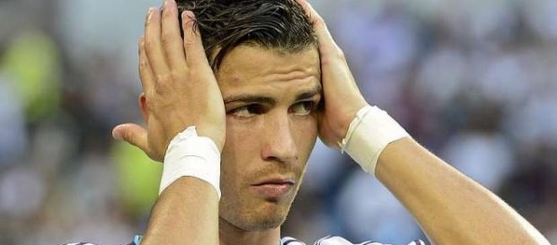 Ronaldo não está conseguindo passar Raúl. Ronaldo não está conseguindo passar Raúl.