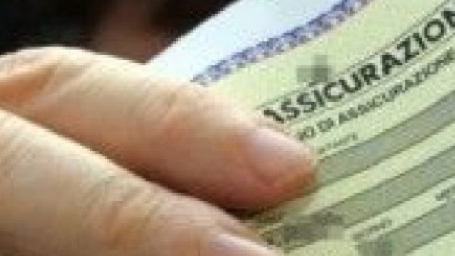 foto contrassegno assicurazione