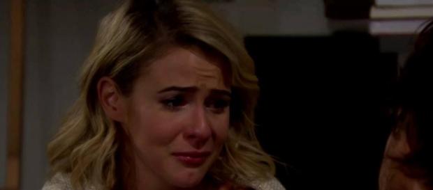 Caroline Spencer scopre di essere incinta Caroline Spencer scopre di essere incinta