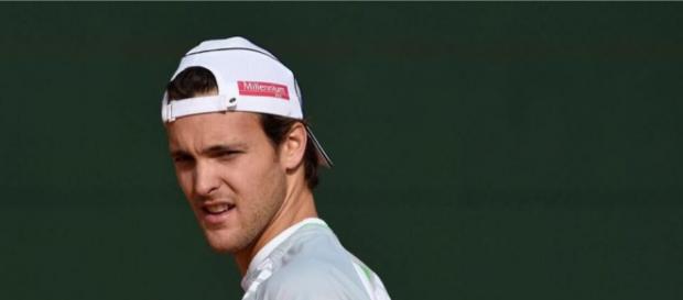 João Sousa nos quartos em São Petersburgo João Sousa nos quartos em São Petersburgo