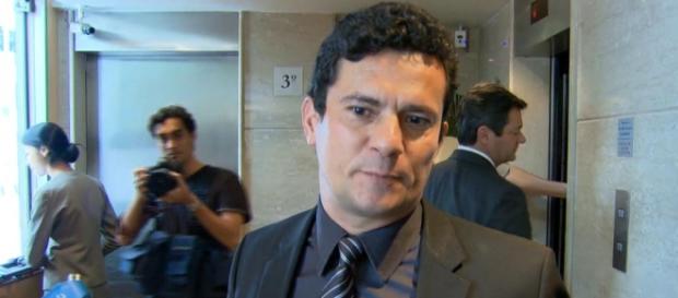 Juiz Sergio Moro e retirado de do caso Juiz Sergio Moro e retirado de do caso