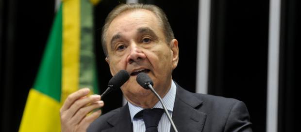 Sen José Agripino volta a receber pensão vitalícia Sen José Agripino volta a receber pensão vitalícia