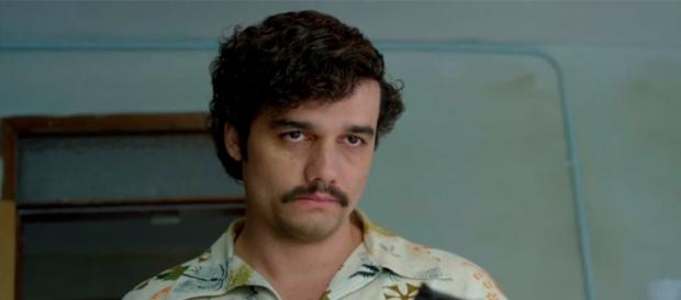 Wagner Moura é Pablo Escobar em 'Narcos' Wagner Moura é Pablo Escobar em 'Narcos'