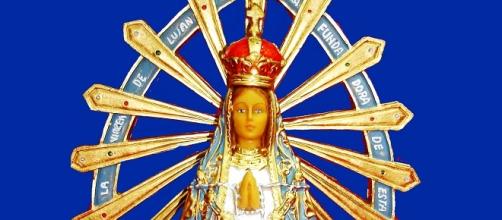 Los colores patrios en la Virgen de Luján