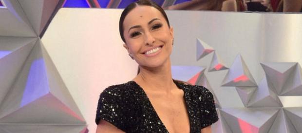 Sabrina Sato renova com a Record Sabrina Sato renova com a Record