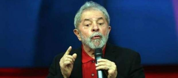 Supremo pede que Lula seja ouvido pela PF Supremo pede que Lula seja ouvido pela PF
