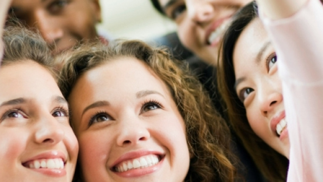 La mania dei selfie pu&ograve; rovinare i rapporti