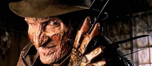 Robert Englund nella parte di Freddy Krueger