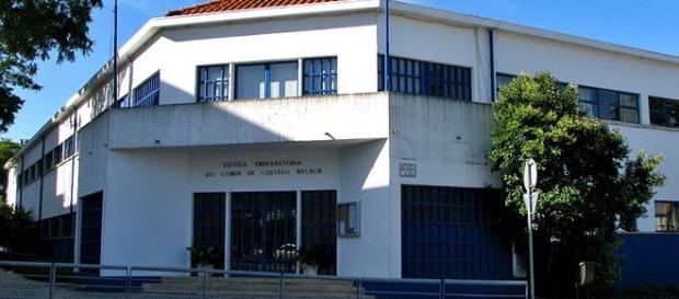 Edifício foi construído na década de 60 Edifício foi construído na década de 60