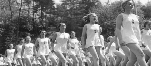 Fete antrenându-se în cadrul programului Fete antrenându-se în cadrul programului