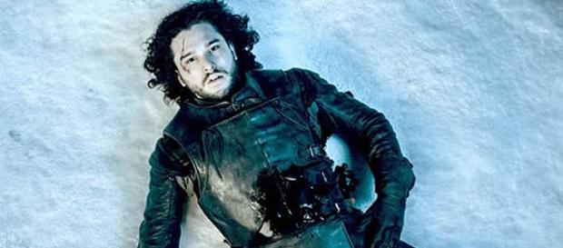 Jon Snow muere al final de la quinta temporada Jon Snow muere al final de la quinta temporada