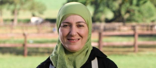 Samira é dona de casa e tem cinco fillhas Samira é dona de casa e tem cinco fillhas