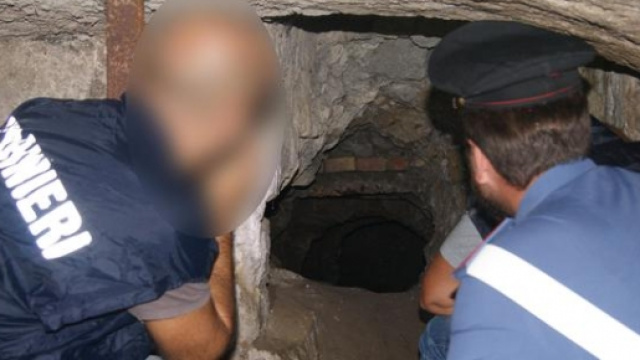 Cunicolo a Via Chiaia scavato dalla Banda del Buco