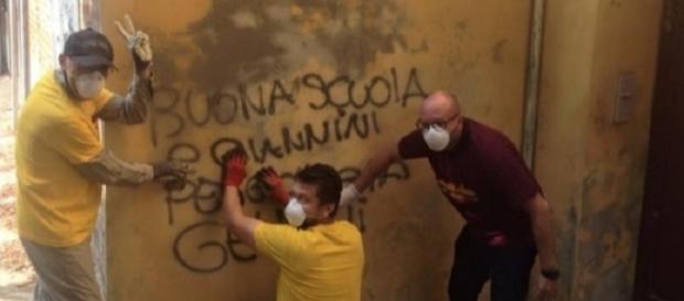 Scuola, cancellate scritte contro Giannini Scuola, cancellate scritte contro Giannini