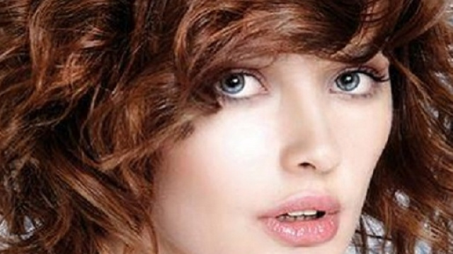 Tagli medi e ricci per la moda 2016