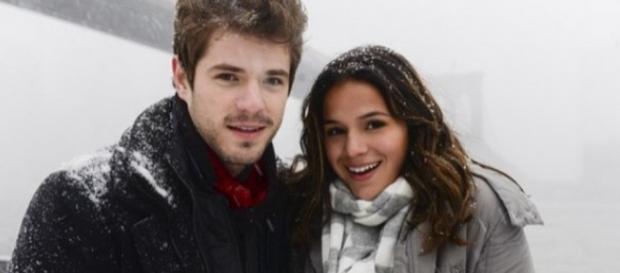 Bruna Marquezine tem crise de ciúmes Bruna Marquezine tem crise de ciúmes